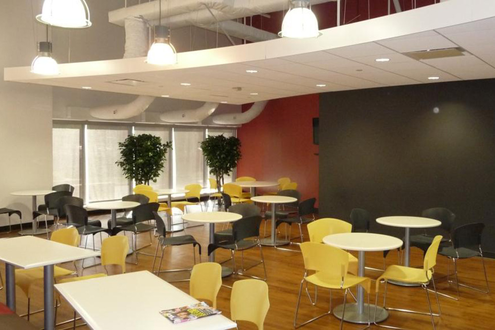 The large lounge is a perfect place to take a break from your work, grab a bit to eat, or participate in a team meeting 