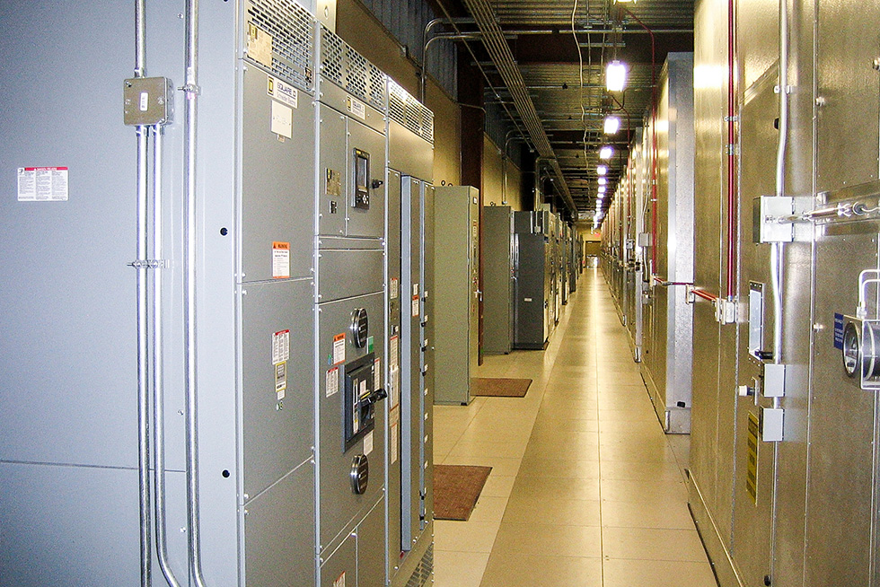 The secure mechanical and electrical gallery is demised from the white space, enabling servicing of the infrastructure without risk to the production equipment. 