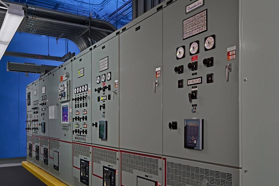The switchgear equipment is redundant and compartmentalized