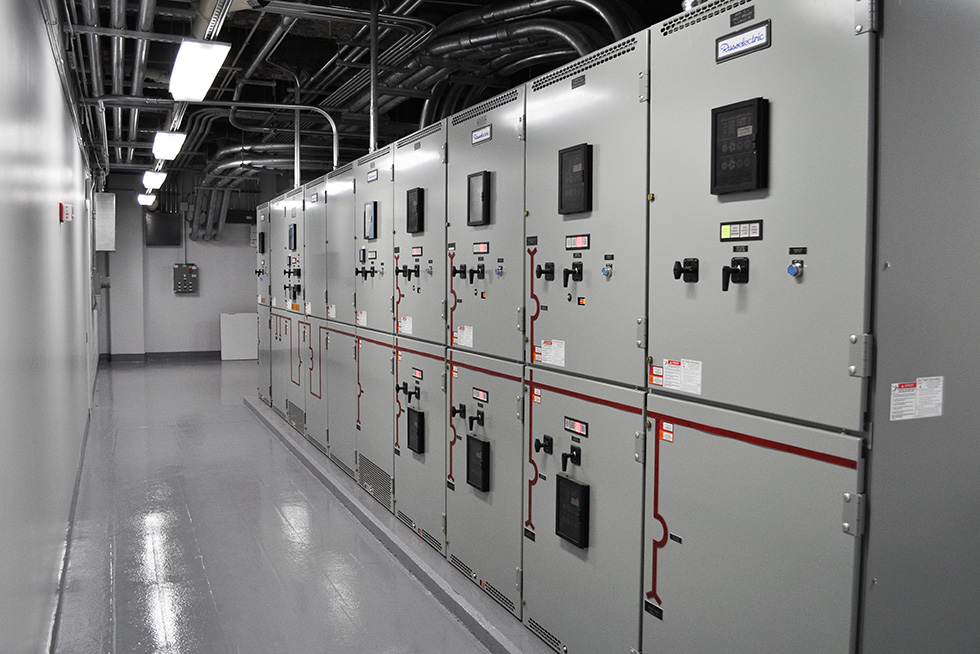 Compartmentalized generator switchgear